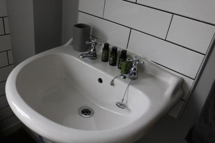 Charming 2 Bed House - Family Friendly Villa Nottingham Room photo